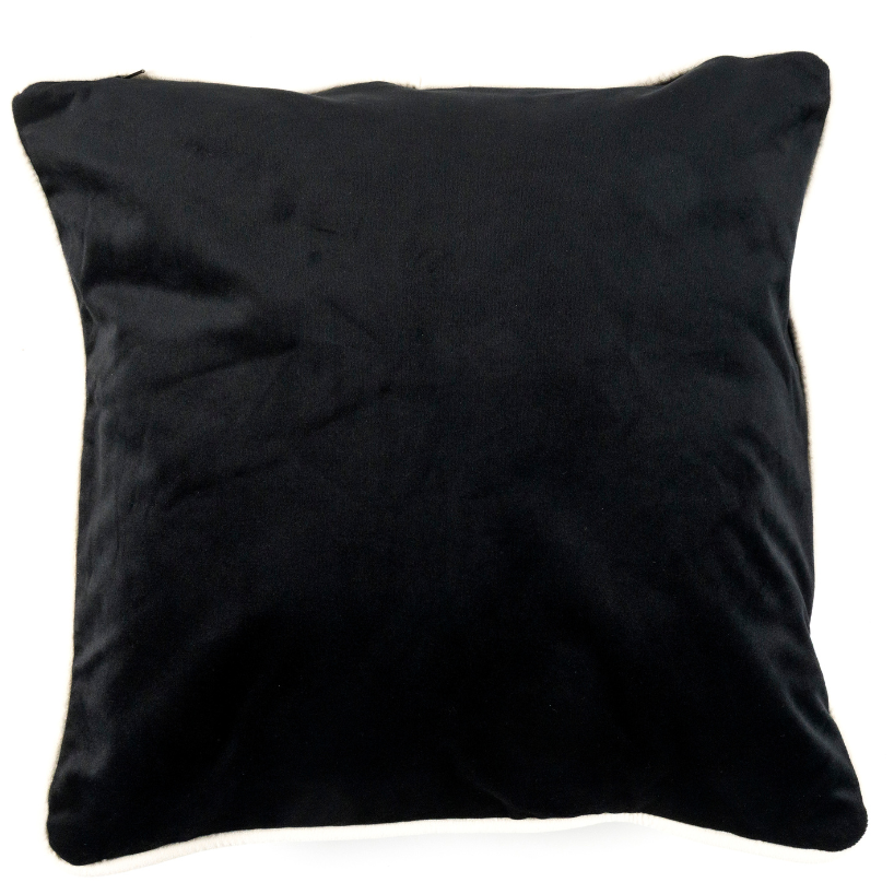 Cojin negro con ribete offwhite 